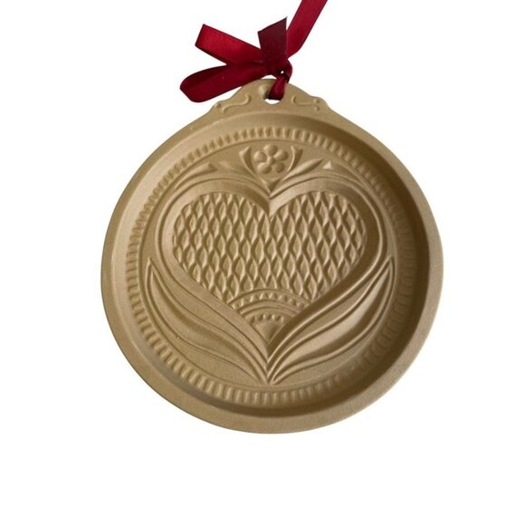 1992 Brown Bag Cookie Pennsylvania Heart Clay Cookie Stamp & Recipe Book - Picture 1 of 3